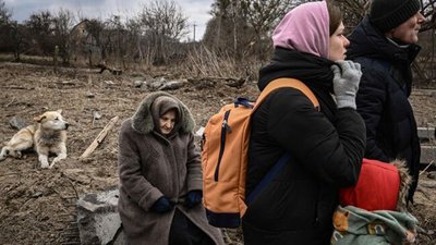 З тимчасово окупованих територій Донбасу вивозять людей на територію РФ