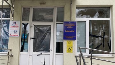 "Приймали людей там, де немає лікарів". Терапевтка з Буковини розповіла, як лікувала людей на сході "Приймали людей там, де немає лікарів". Терапевтка з Буковини розповіла, як лікувала людей на сході
