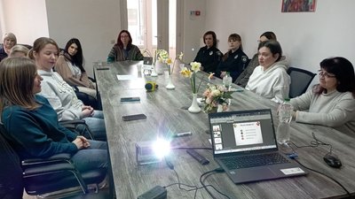 У Тернополі переселенок вчили працювати з камерою