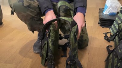 «Швацький батальйон»: у Харкові волонтери виробляють бронежилети для передової «Швацький батальйон»: у Харкові волонтери виробляють бронежилети для передової