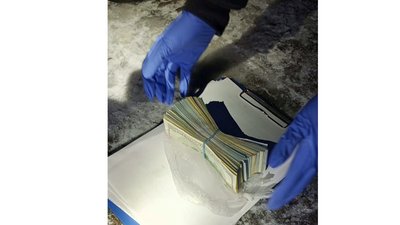 ДБР затримало адвокатку з Житомирщини, яка вимагала 30 тисяч доларів "для правоохоронців" ДБР затримало адвокатку з Житомирщини, яка вимагала 30 тисяч доларів "для правоохоронців"