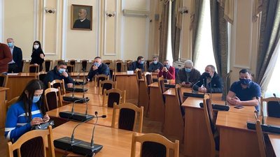 У Тернополі не будуть дотримуватися "карантину вихідного дня" У Тернополі не будуть дотримуватися "карантину вихідного дня"