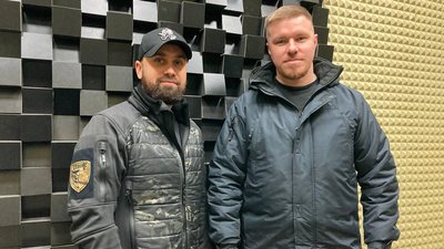 Андрій Стрельченко (зліва) та Владислав "Оскар"