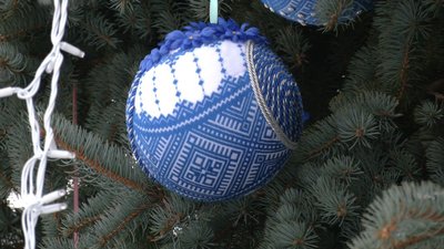 Кулька на головній ялинці Львова Кулька на головній ялинці Львова
