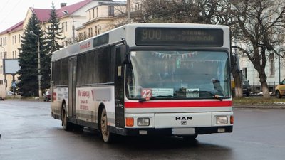 У Франківську водій громадського транспорту вдарив і облаяв жінку