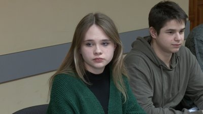 Наголоси, дати і пороговий бал: як в ліцеї у Луцьку випускників готують до НМТ Наголоси, дати і пороговий бал: як в ліцеї у Луцьку випускників готують до НМТ