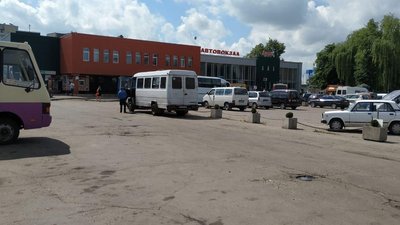 Волинські поліцейські провели рейд. Шукали людей без масок Волинські поліцейські провели рейд. Шукали людей без масок