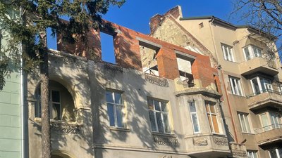Відбудова будинку на Коновальця, 44