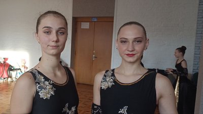 Учасниці хореографічного колективу "Галатея" із Броварів Ірина Кондратюк (зліва) та Ангеліна Буряченко (справа) Учасниці хореографічного колективу "Галатея" із Броварів Ірина Кондратюк (зліва) та Ангеліна Буряченко (справа)