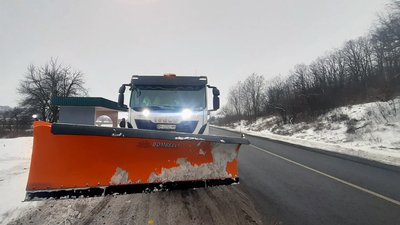 Обмежень у русі немає: черкаські дороги державного значення розчищені