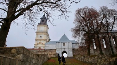На Львівщині відреставрували дзвіницю монастиря-пам’ятки національного значення На Львівщині відреставрували дзвіницю монастиря-пам’ятки національного значення