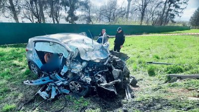 На Прикарпатті зіткнулися рейсовий автобус та легковик. Загинуло двоє одеситів На Прикарпатті зіткнулися рейсовий автобус та легковик. Загинуло двоє одеситів