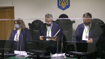 На Херсонщині дівчині, яка вбила вітчима, залишили запобіжний захід - особисте зобов'язання