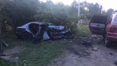 На Франківщині у ДТП загинули двоє людей, ще троє — травмувалися. Що про це відомо