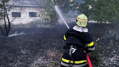 На Черкащині за вихідні спалахнули сім пожеж сухої трави та сміття