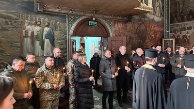 У Черкасах вшанували пам'ять Героїв Небесної Сотні У Черкасах вшанували пам'ять Героїв Небесної Сотні
