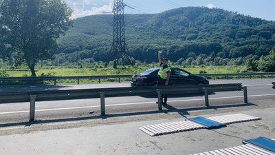 На трьох постах Закарпаття перевіряють вагу вантажівок через підвищення температури На трьох постах Закарпаття перевіряють вагу вантажівок через підвищення температури