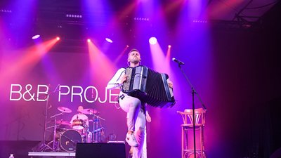 Гурт В&В Project: як музика поєднала бандуристку з Херсона та акордеоніста з Запоріжжя Гурт В&В Project: як музика поєднала бандуристку з Херсона та акордеоніста з Запоріжжя