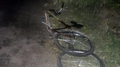 Від зіткнення переднє колесо велосипеда від'єдналося від рами. Фото: Поліція Від зіткнення переднє колесо велосипеда від'єдналося від рами. Фото: Поліція