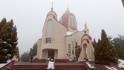 У Тернополі встановлюють найбільшу в Україні Різдвяну шопку У Тернополі встановлюють найбільшу в Україні Різдвяну шопку