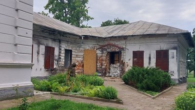 Музейно-виставковий центр "Тростянецький", який постраждав від російських військових, відновлює роботу Музейно-виставковий центр "Тростянецький", який постраждав від російських військових, відновлює роботу