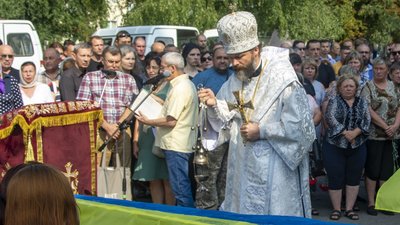 У Полтаві попрощалися із Юрієм Карунним та Романом Марченком, які полягли на війні У Полтаві попрощалися із Юрієм Карунним та Романом Марченком, які полягли на війні