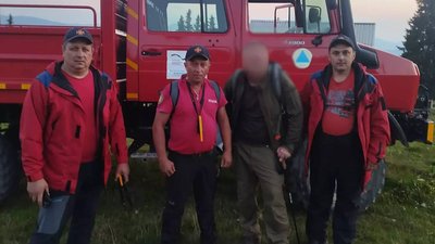 2 доби блукав у горах: закарпатські рятувальники допомогли туристу
