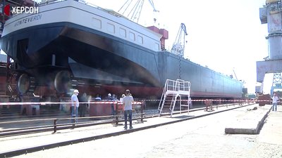 У Херсоні на воду спустили танкер, виготовлений на місцевому заводі