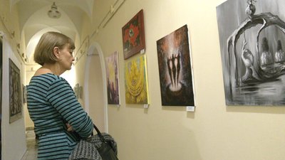 У Франківську під час благодійного аукціону на виставці "Херсонщина — це Україна" вторгували 12 700 грн У Франківську під час благодійного аукціону на виставці "Херсонщина — це Україна" вторгували 12 700 грн
