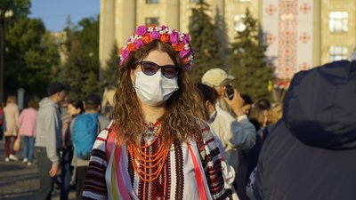 У Вишиванковій ході у Харкові взяли участь близько 650 людей У Вишиванковій ході у Харкові взяли участь близько 650 людей