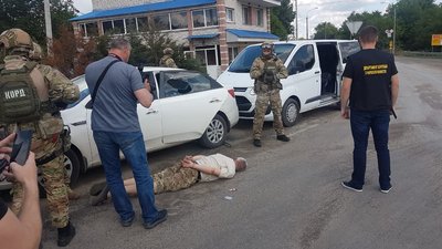 Наркотиків на 2 млн гривень: на Херсонщині поліцейські затримали злочинну групу