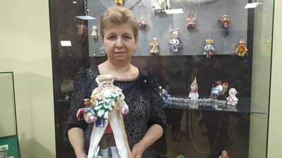 Лялькова казка в музеї. У Миколаєві відкрилася виставка іграшок місцевих майстринь
