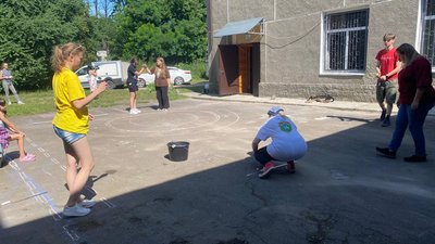 Програма "ВідНОВА:UA": молодь із різних регіонів України ремонтує молодіжний простір у селі Левків на Житомирщині Програма "ВідНОВА:UA": молодь із різних регіонів України ремонтує молодіжний простір у селі Левків на Житомирщині