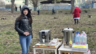 Кава, чай та печиво для учасників толоки в Підволочиську Кава, чай та печиво для учасників толоки в Підволочиську