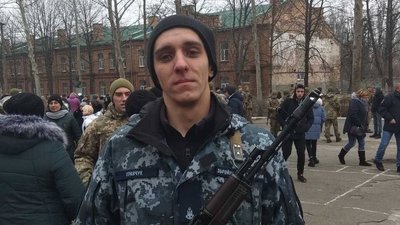 Родичі полонених моряків, які обороняли Маріупольський порт, просять повернути їх додому Родичі полонених моряків, які обороняли Маріупольський порт, просять повернути їх додому