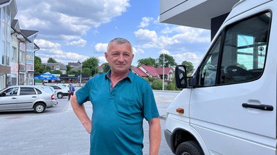 "Військовий сперся на милицю і чекав на автобус": ситуація на автостанції Тернопільщини "Військовий сперся на милицю і чекав на автобус": ситуація на автостанції Тернопільщини