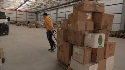 "Люди просять: Дайте хоч щось". Історії водіїв, які возять з Франківська гумдопомогу на передову "Люди просять: Дайте хоч щось". Історії водіїв, які возять з Франківська гумдопомогу на передову