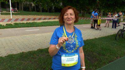 "Заради наших воїнів я готова бігти". У Франківську 210 людей взяли участь у благодійному забігу "Вишиванка IF RUN" "Заради наших воїнів я готова бігти". У Франківську 210 людей взяли участь у благодійному забігу "Вишиванка IF RUN"