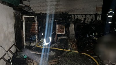 Зруйнували будинок в Новоселівці, пошкодили підприємство у Миколаївці: наслідки обстрілів Донеччини за добу Зруйнували будинок в Новоселівці, пошкодили підприємство у Миколаївці: наслідки обстрілів Донеччини за добу