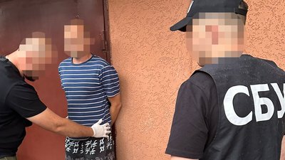 За гроші допомагали вступити до профільного вишу. На Франківщині двох працівників ДСНС підозрюють у корупції