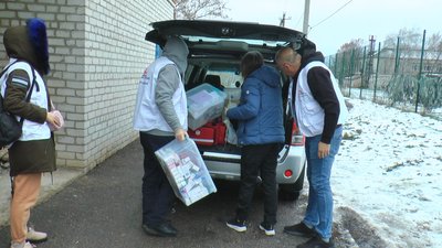 "Лікарі без кордонів" прийом жителі прифронтове село Дмитрівка Донецька область "Лікарі без кордонів" прийом жителі прифронтове село Дмитрівка Донецька область