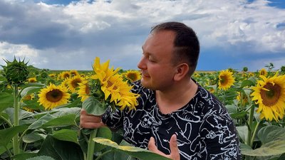 "У мене теж 12 людей в хаті жило": священник з Тернопільщини про те, як приймали переселенців "У мене теж 12 людей в хаті жило": священник з Тернопільщини про те, як приймали переселенців