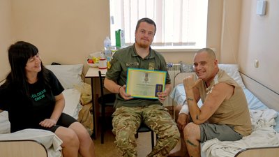 Медики дістали 156 уламків з тіла оборонця з Вінниччини Медики дістали 156 уламків з тіла оборонця з Вінниччини