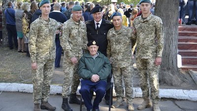 Ветеран морської піхоти з Одеси відсвяткував 100-річний ювілей Ветеран морської піхоти з Одеси відсвяткував 100-річний ювілей