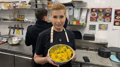 "Ліки під ногами": рецепт кульбабового меду від тернополянки Ольги Навроцької "Ліки під ногами": рецепт кульбабового меду від тернополянки Ольги Навроцької