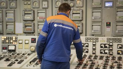 У Києві почали подавати тепло в житлові будинки