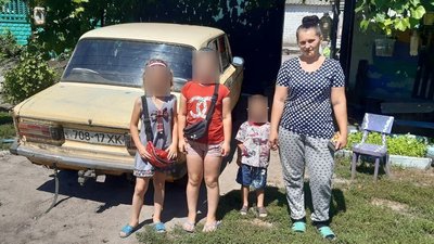 Примусова евакуація з Вовчанської громади. Волонтери вивезли 19 дітей з батьками