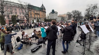 "Вільне небо": У Львові мистецькою акцією закликали світ закрити українське небо "Вільне небо": У Львові мистецькою акцією закликали світ закрити українське небо