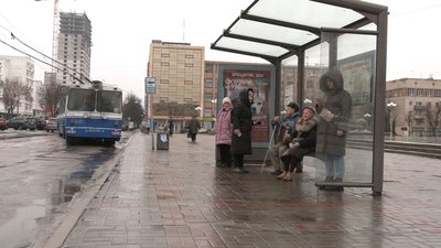 На вулицях Черкас грає 80-річний баяніст На вулицях Черкас грає 80-річний баяніст