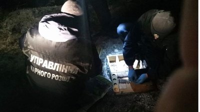 Чоловік, що поцілив продавчиню в Лисичанську, облаштував схрон з боєприпасами у лісосмузі